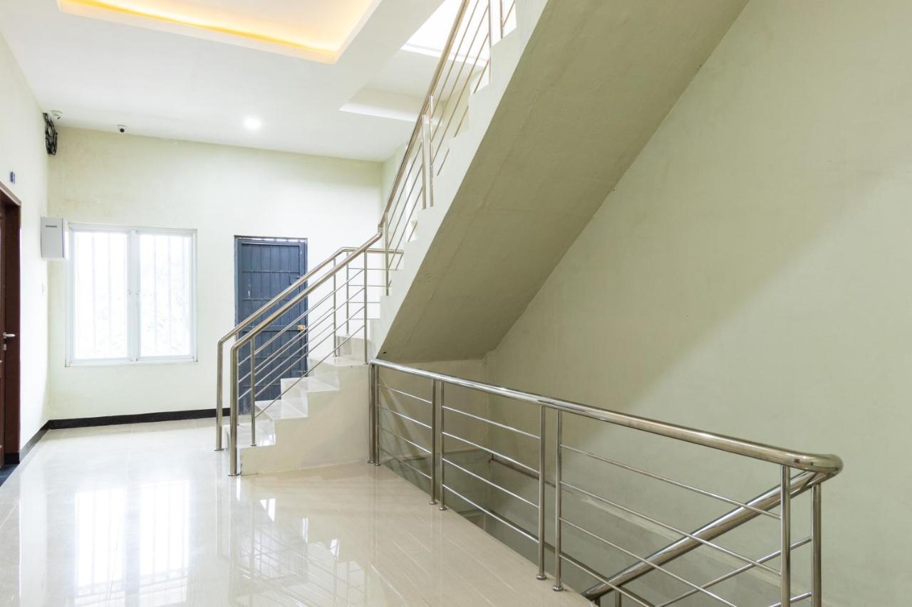 RedDoorz near Medan Amplas Deli Tua Exterior foto