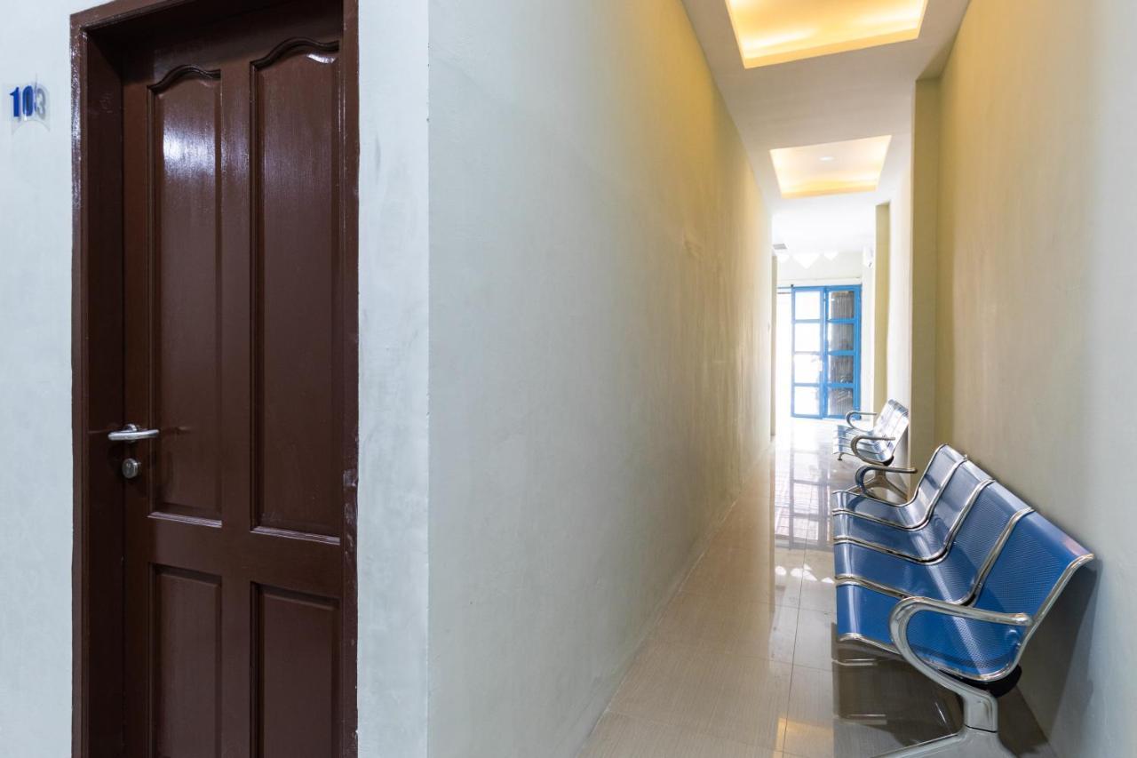 RedDoorz near Medan Amplas Deli Tua Exterior foto